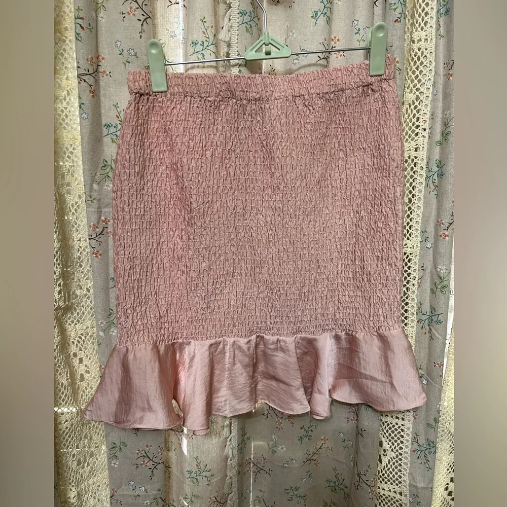 She+sky Fit & Flare Pink Smocked Skirt Size Medium NWT‎